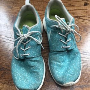 Nike Roshe Run Speckled Pack Light Blue Sneakers